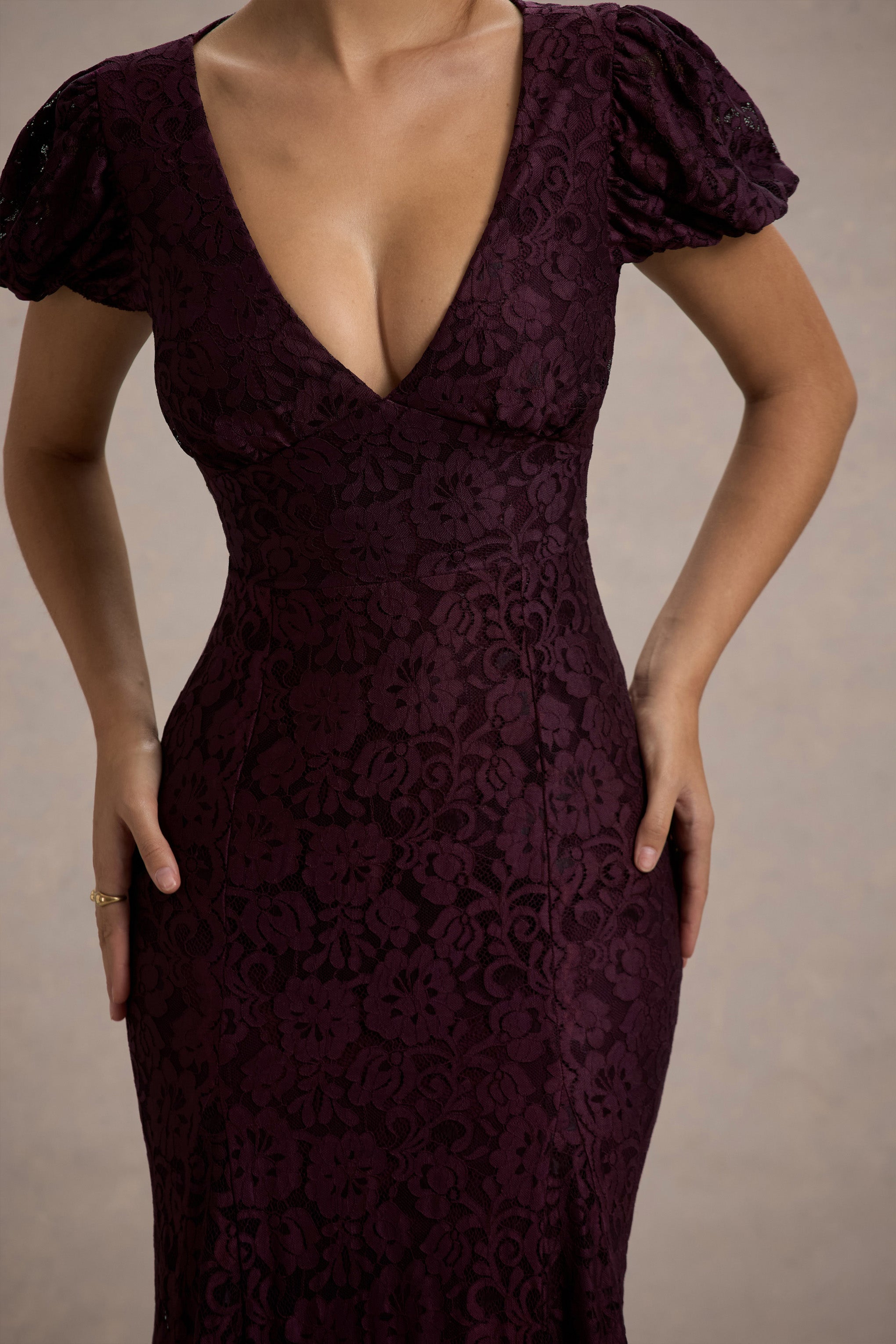 Elestria | Port Lace V-Neck Puff-Sleeve Maxi Dress