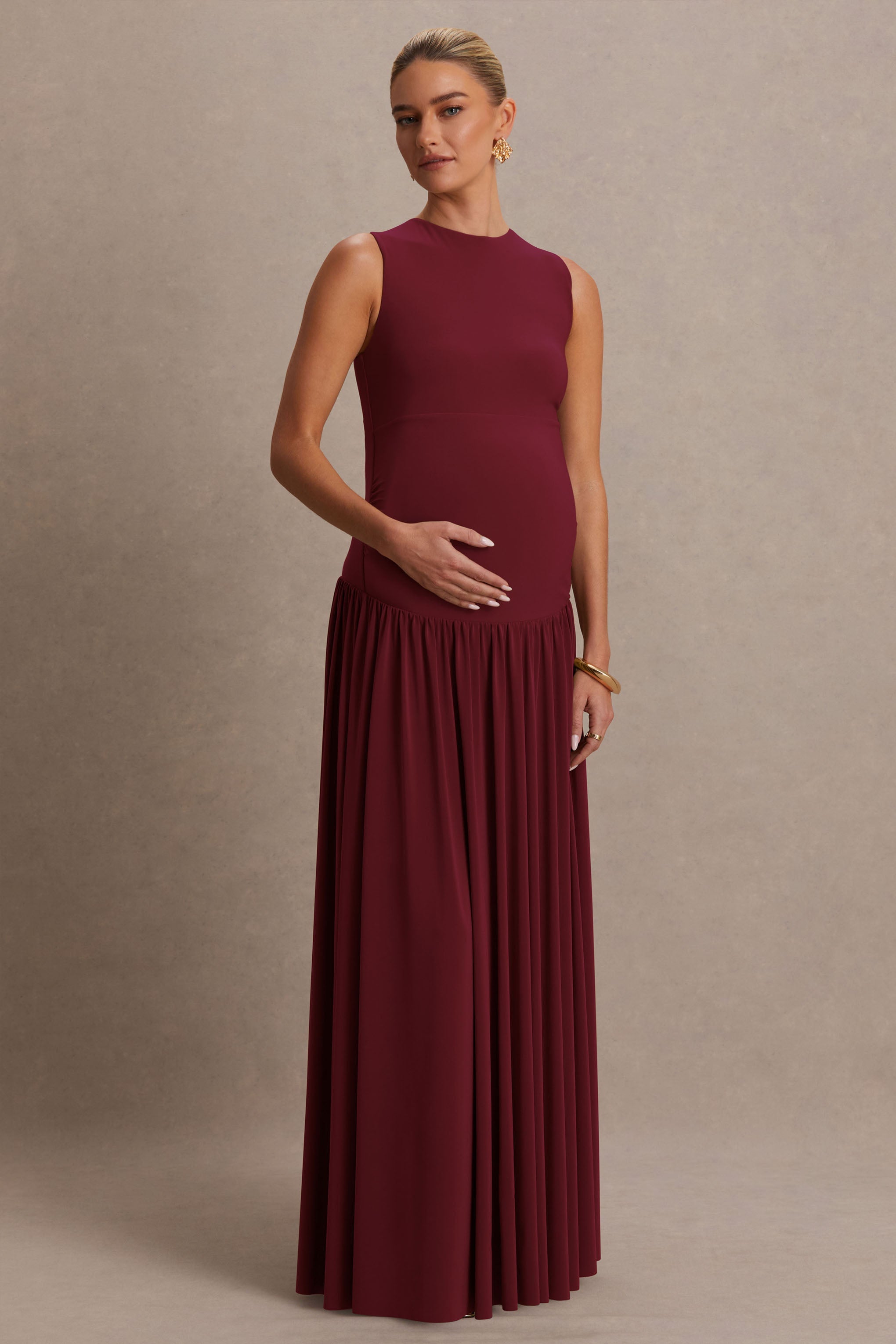 Outline | Burgundy Crew-Neck Maternity Maxi Dress With Pleated Skirt