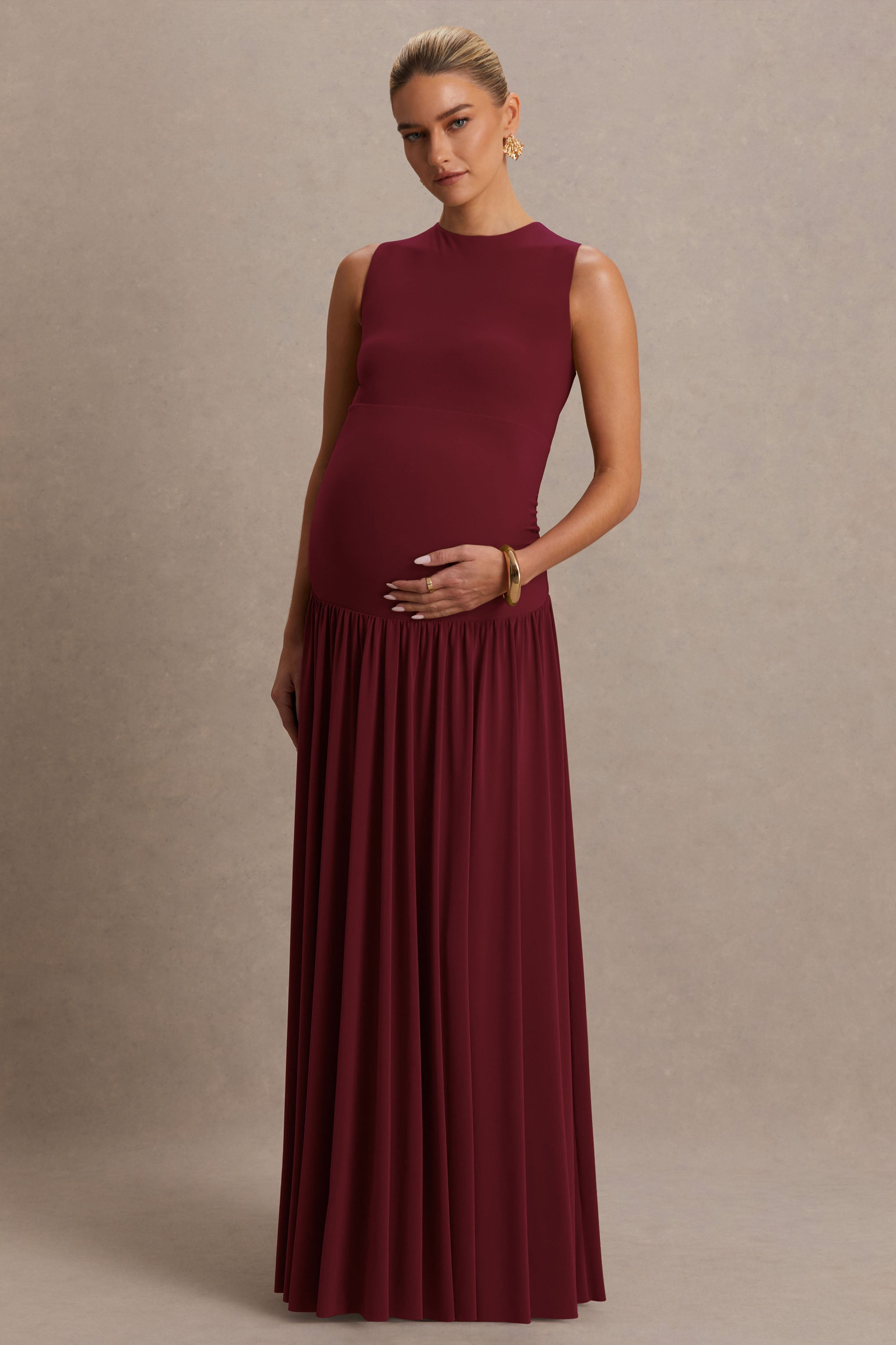 Outline | Burgundy Crew-Neck Maternity Maxi Dress With Pleated Skirt