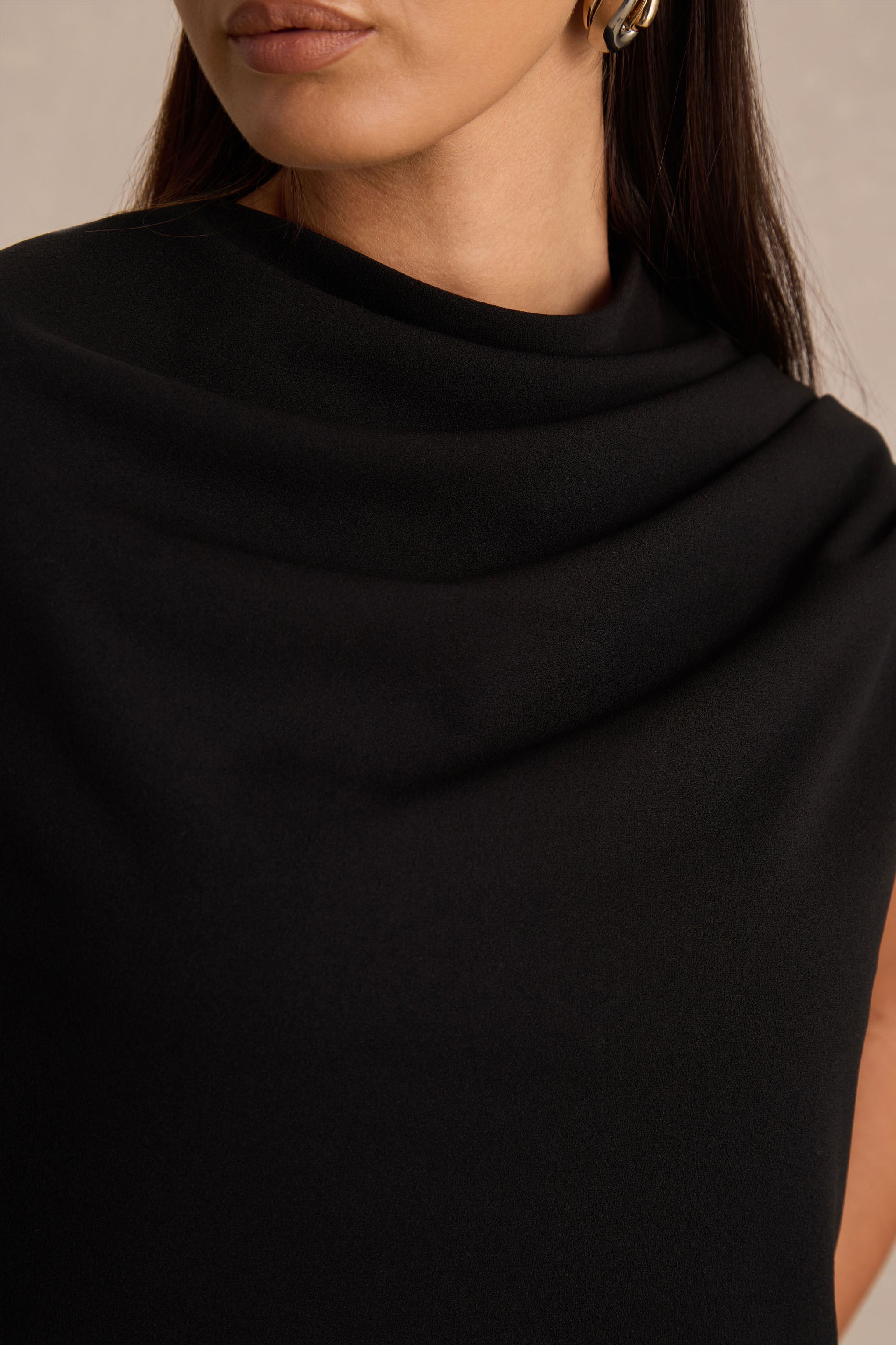 Roseth | Black High-Neck Maxi Dress With One-Sleeve And Body Cut-Out Detail