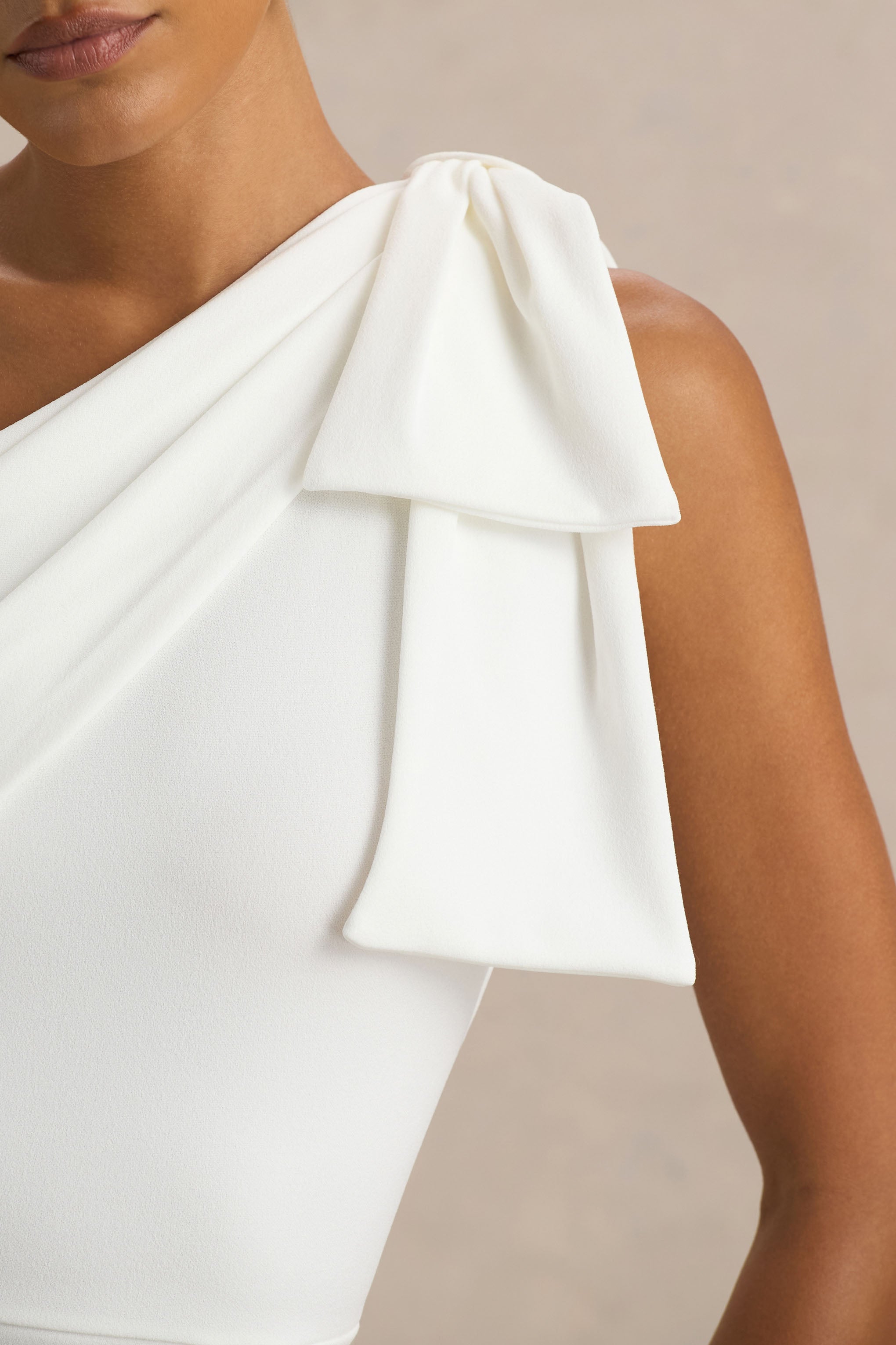 Kiri | White One-Shoulder Bow Maxi Dress