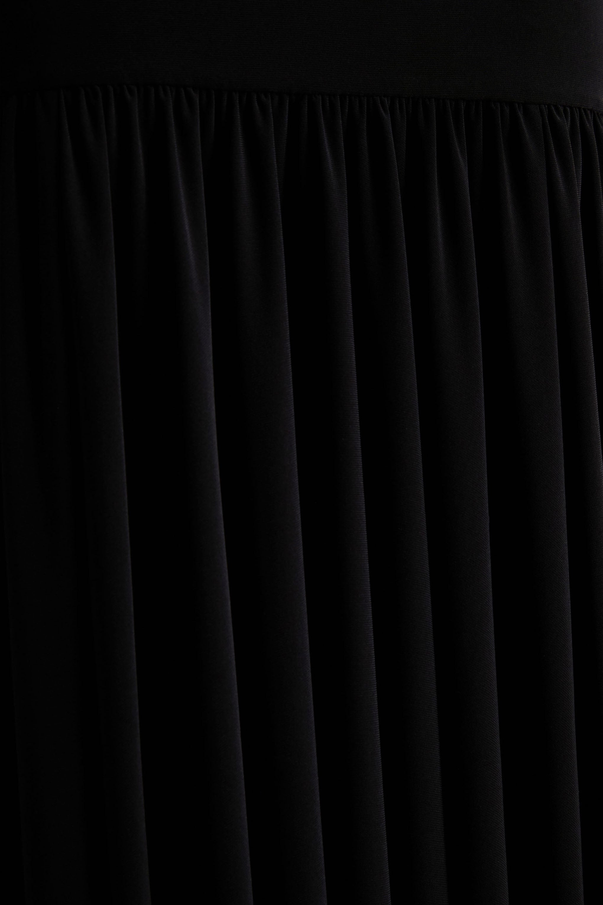 Tasmin | Black High-Neck Maxi Dress With Drop-Waist