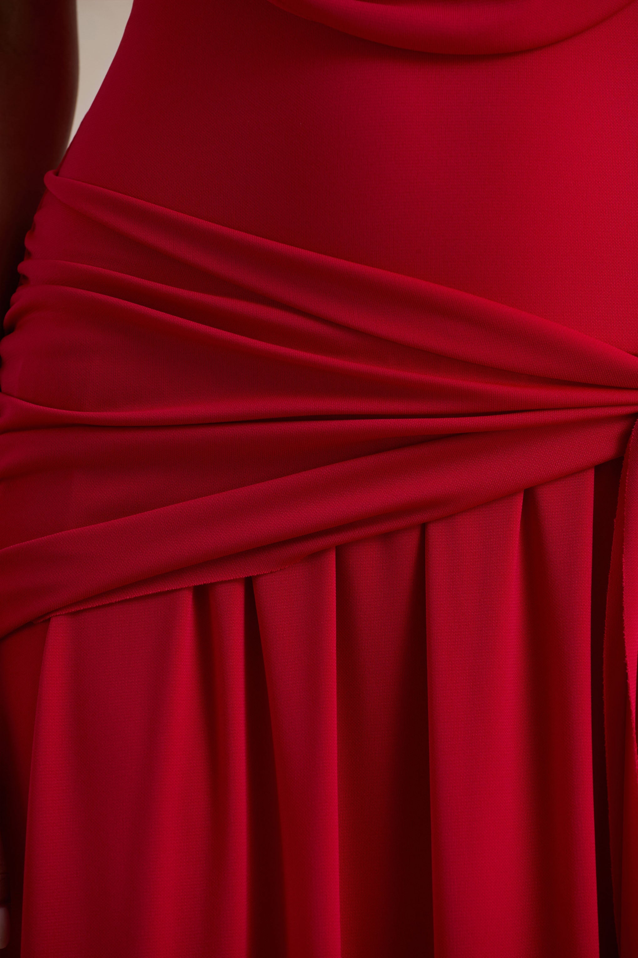 Mist | Red Plunge-Neck Maxi Dress With Knot-Detail And Open-Back